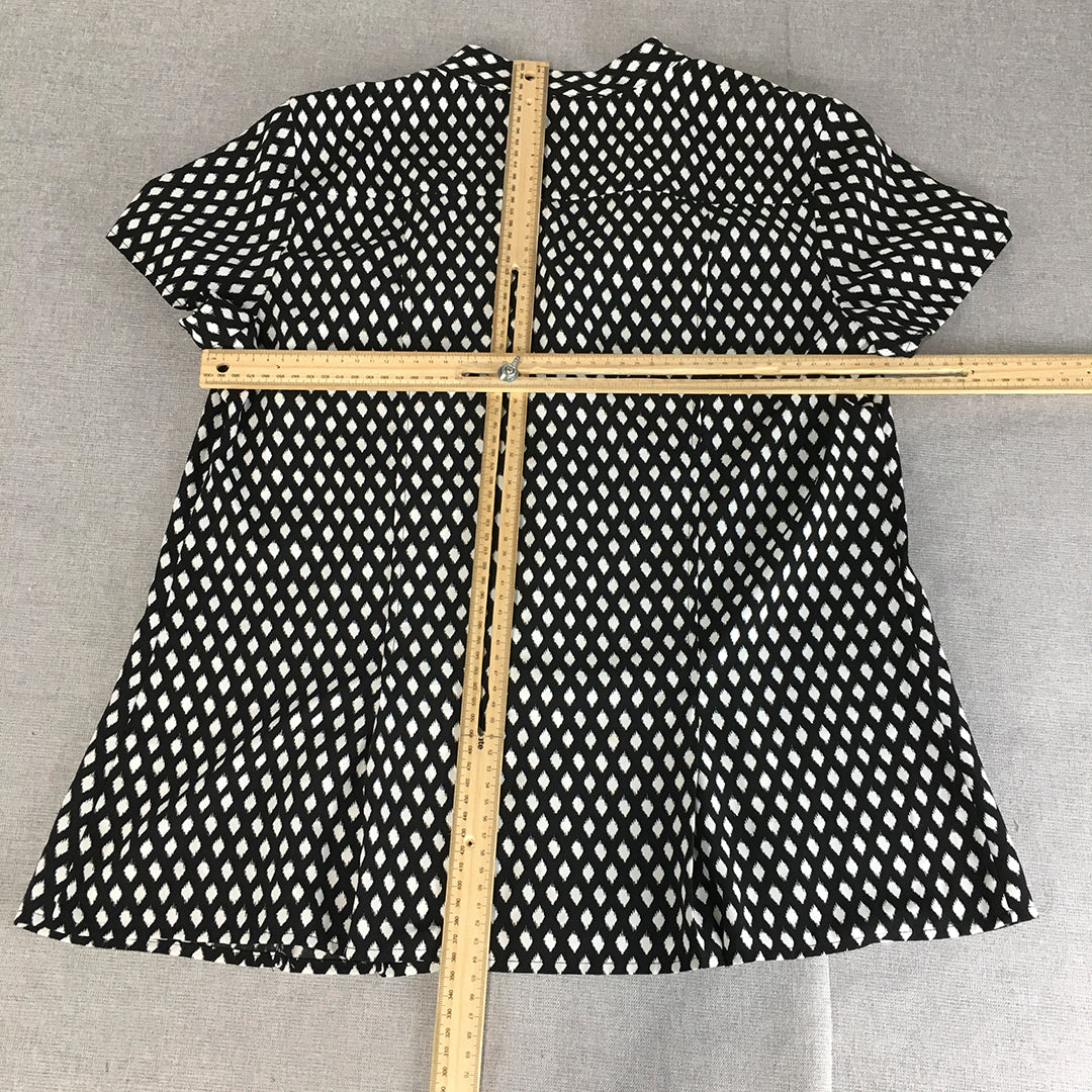 Dana Buchman Womens Shirt Size M Black White Diamond Pattern Button-Up