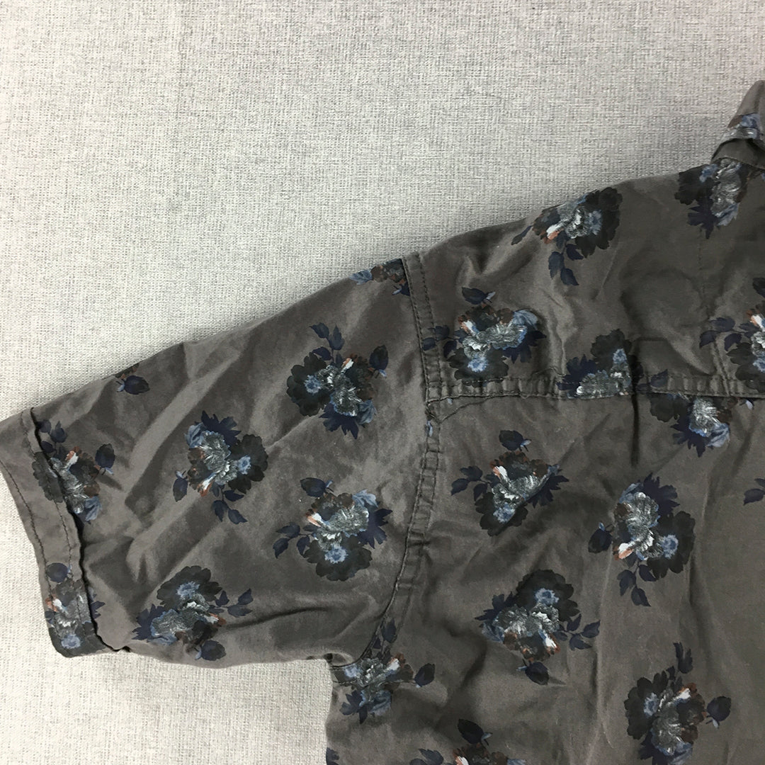 Zara Man Shirt Size L Grey Floral Button-Up Pocket Short Sleeve Button-Up