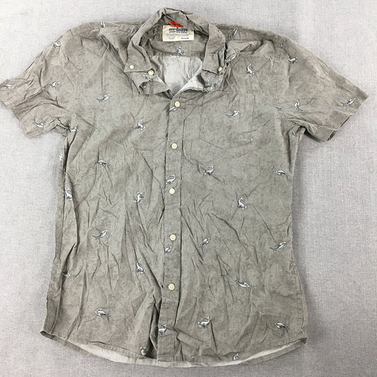 Urbine Pipeline Mens Shirt Size M Grey Shark Pattern Short Sleeve Button-Up Flex