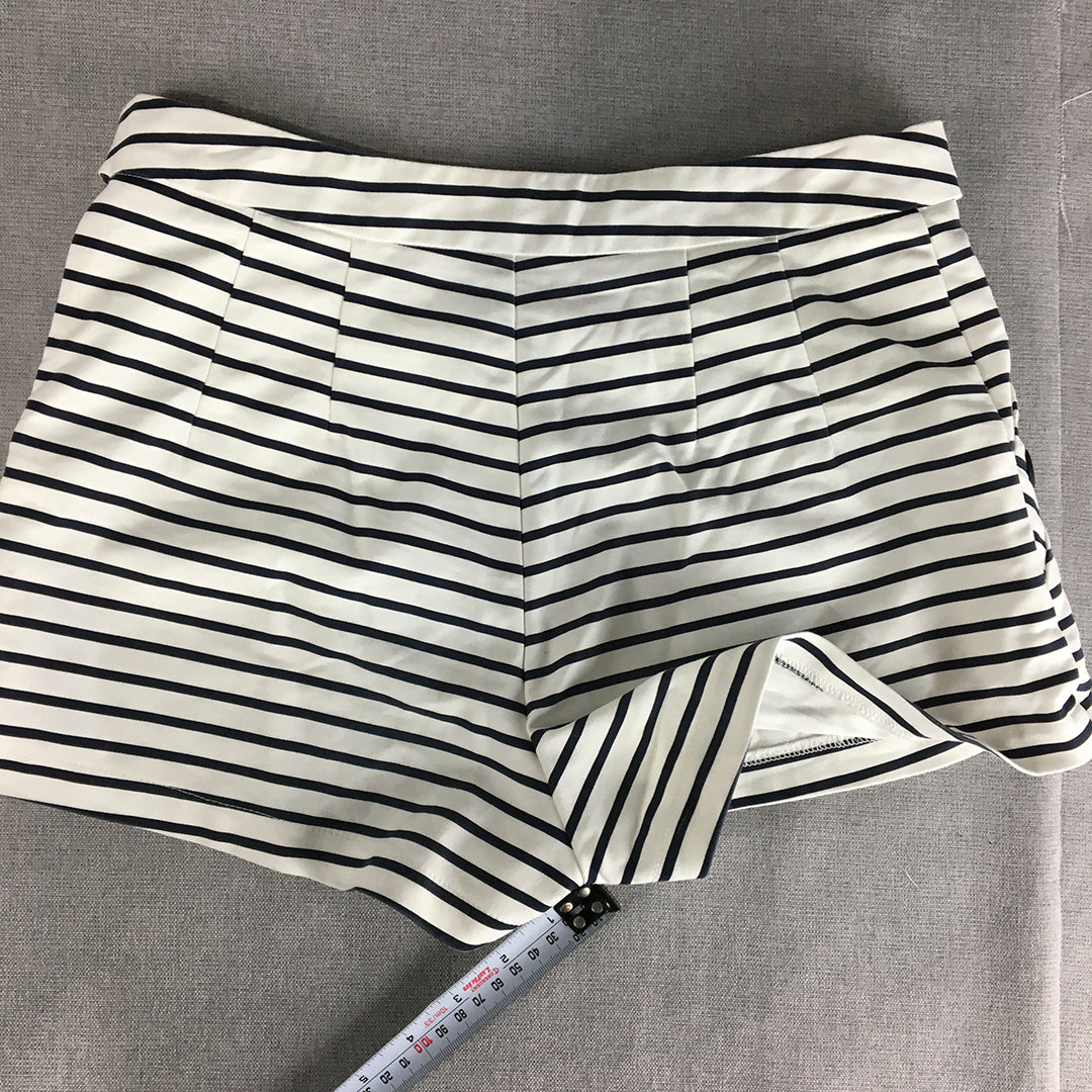 Valleygirl Womens Shorts Size 8 White Striped Stretch Fabric Pockets