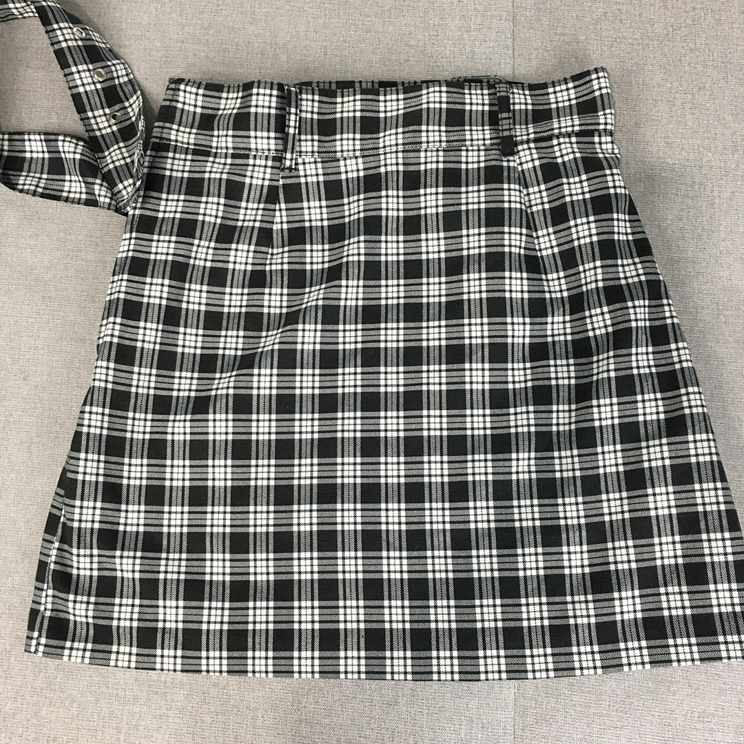 H&M Womens Mini Skirt Size 6 Black Checkered Belted