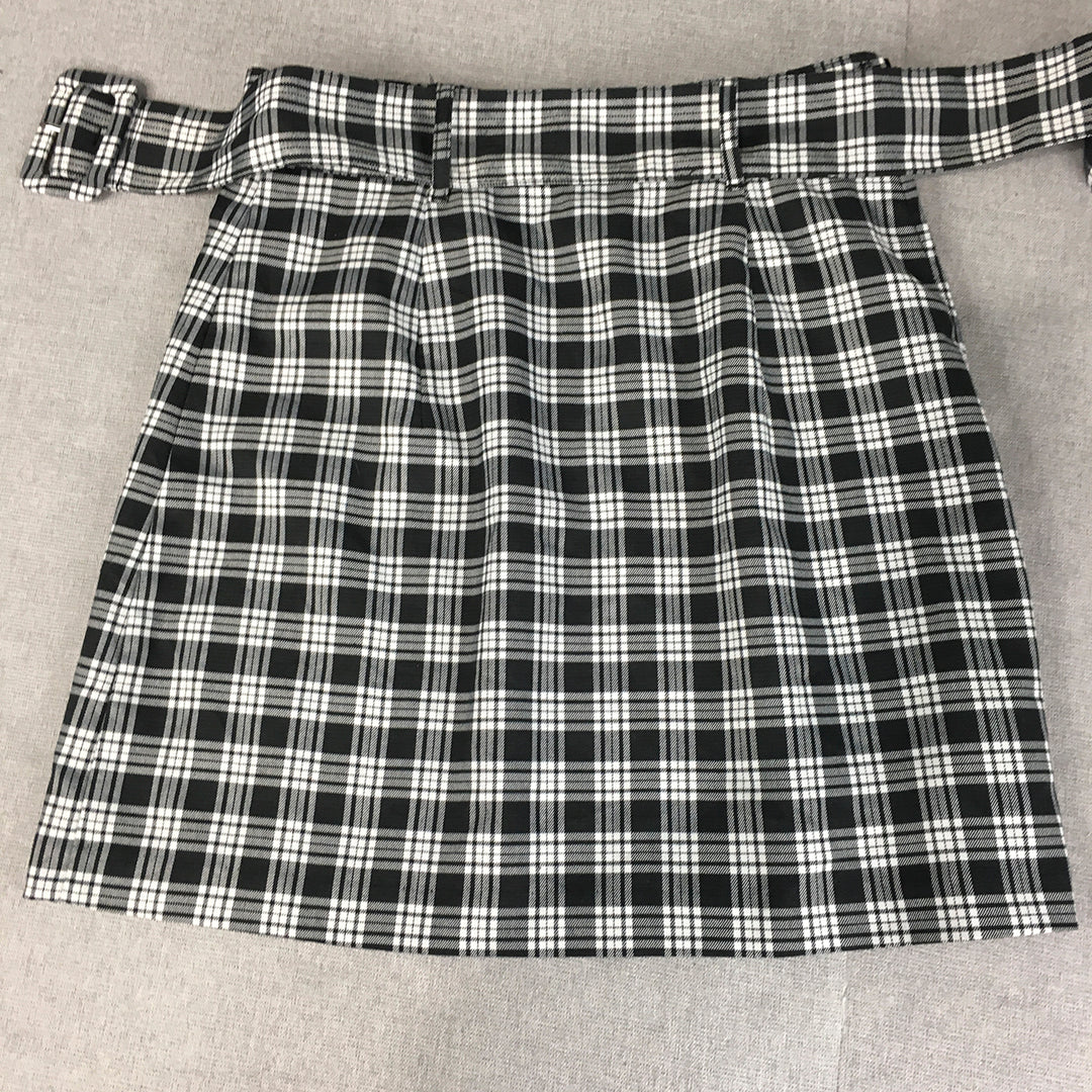 H&M Womens Mini Skirt Size 6 Black Checkered Belted