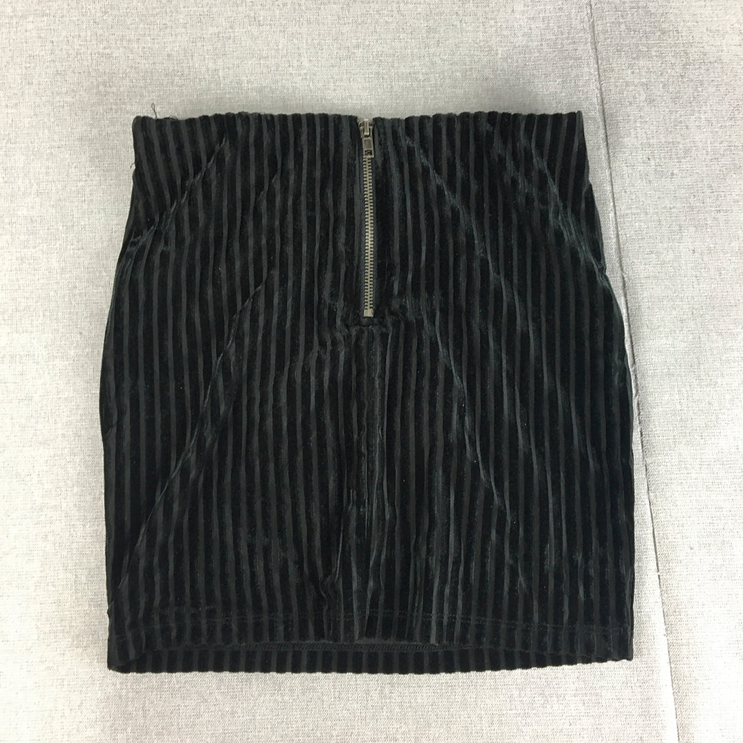 Morning Mist Womens Mini Skirt Size 6 Black Striped Straight