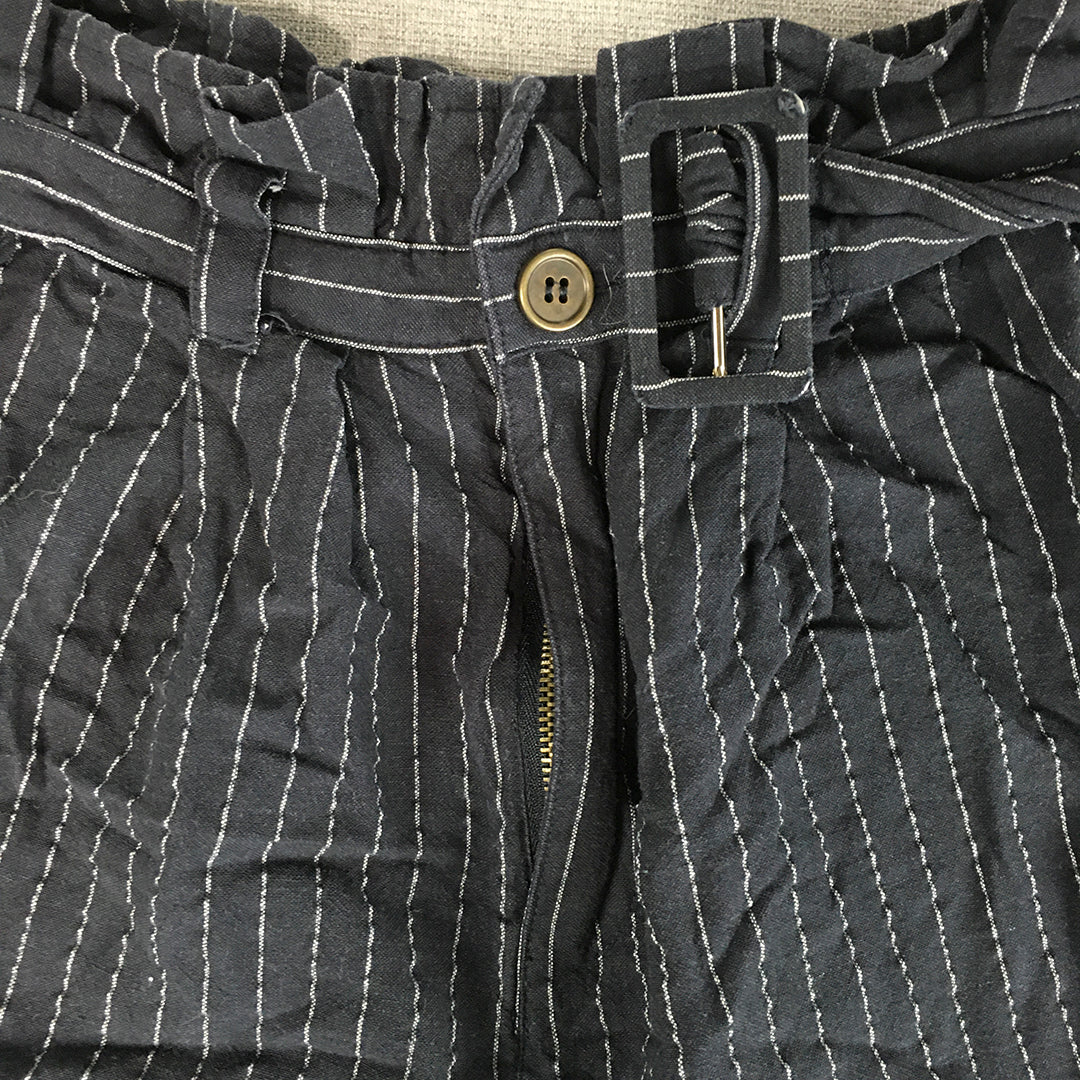 Nunui Womens Shorts Size 8 Navy Blue Striped Belted