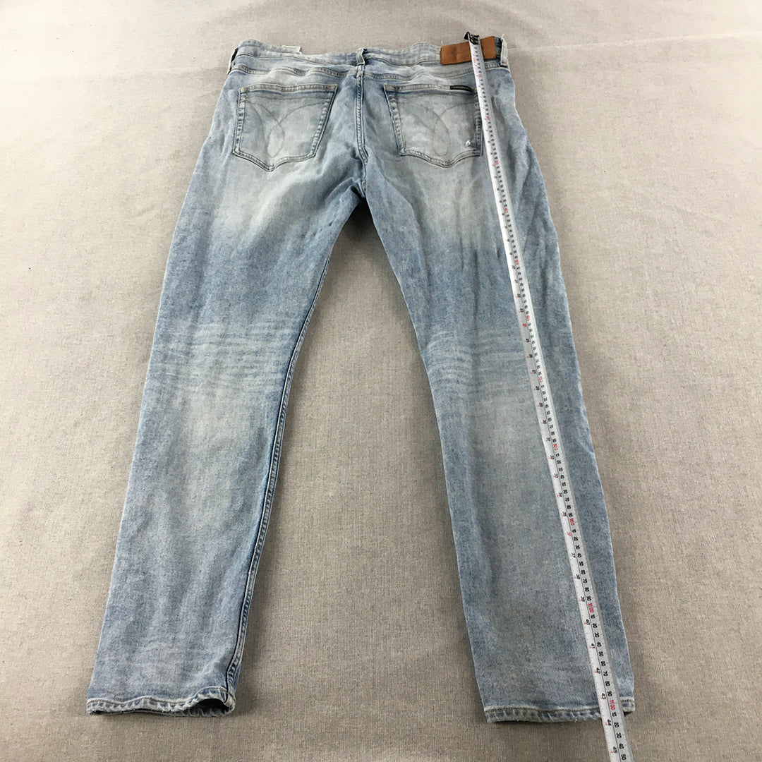 Calvin Klein Jeans Mens Size 36 x 32 Blue Light Wash Straight Denim