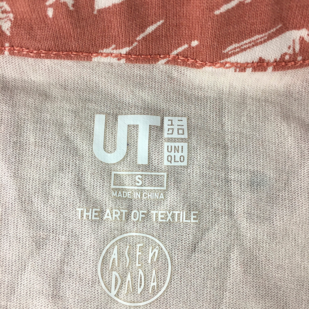 Uniqlo UT x The Art Of Textile Asendada Womens T-Shirt Size S Red Short Sleeve