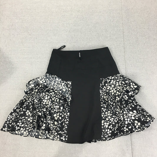 Olisi Womens Skirt Size XS Black FLoral A-Line Midi