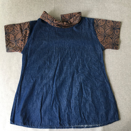 Batik Womens Denim Shirt Size L Blue Short Sleeve Abstract Pattern Top