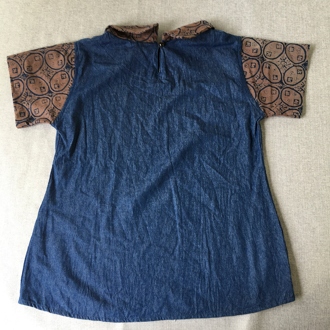 Batik Womens Denim Shirt Size L Blue Short Sleeve Abstract Pattern Top