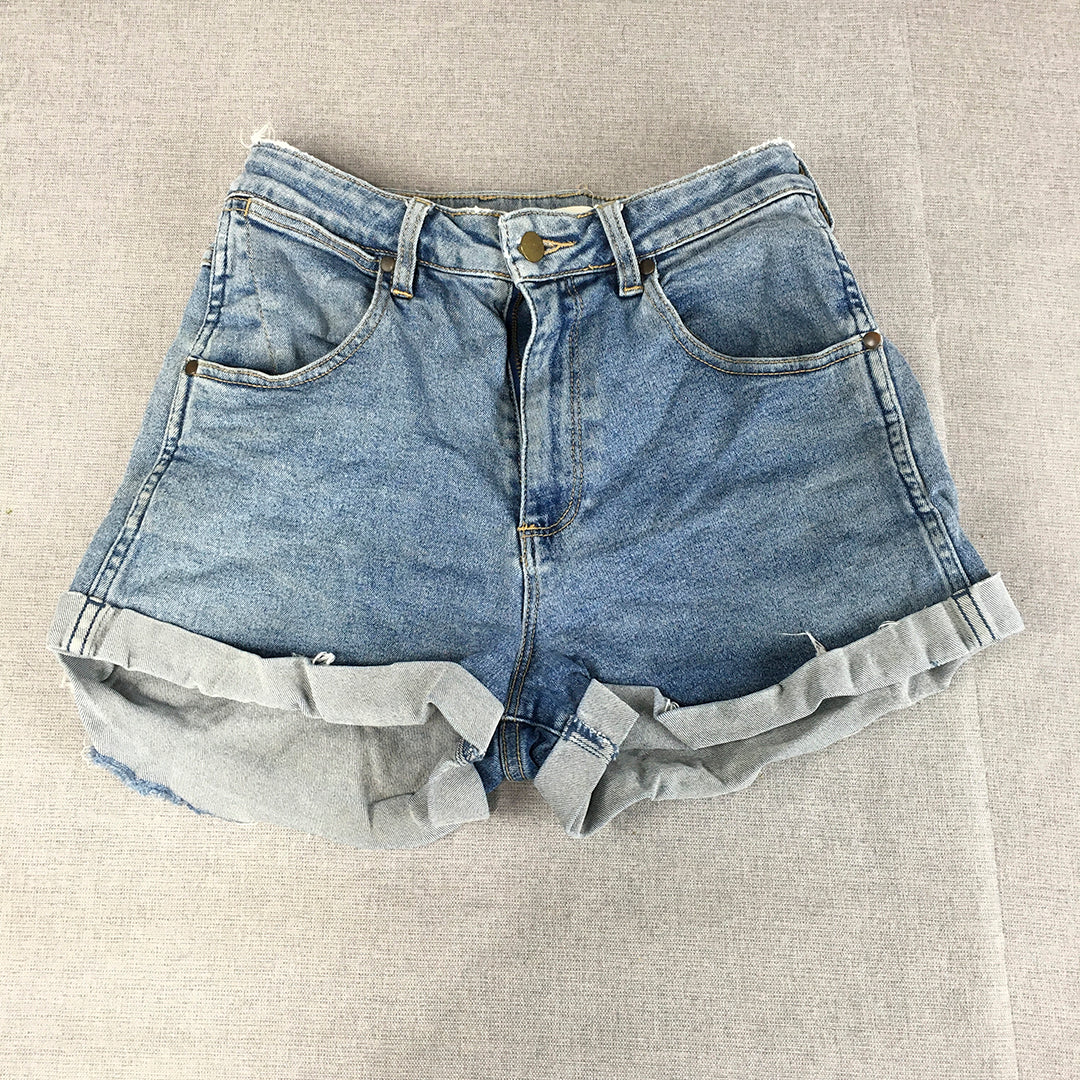 Wrangler Womens Denim Shorts Size 10 Blue Light Wash Pockets Bermuda