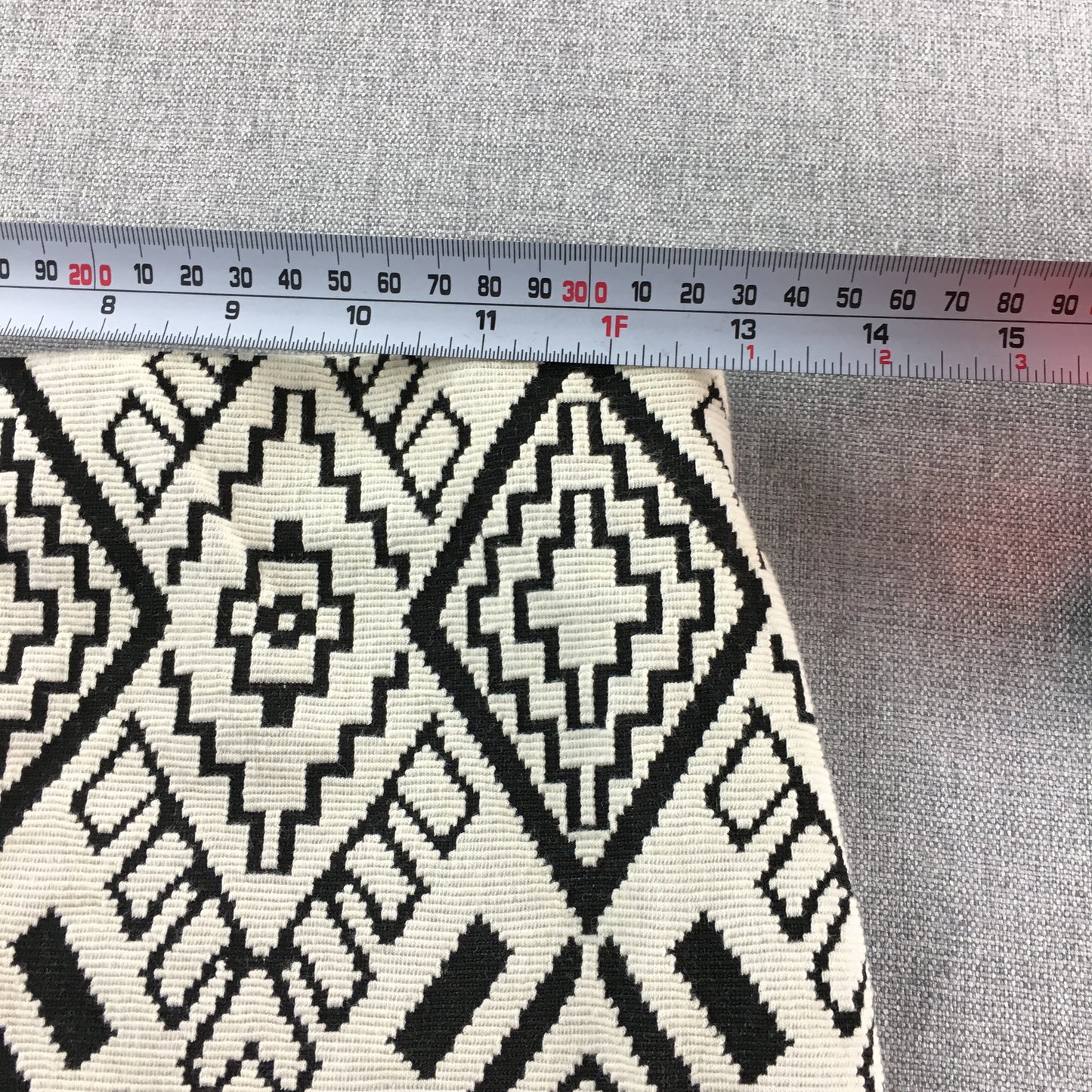 Zara Trafaluc Womens Midi Skirt Size S White Aztec Navajo Straight