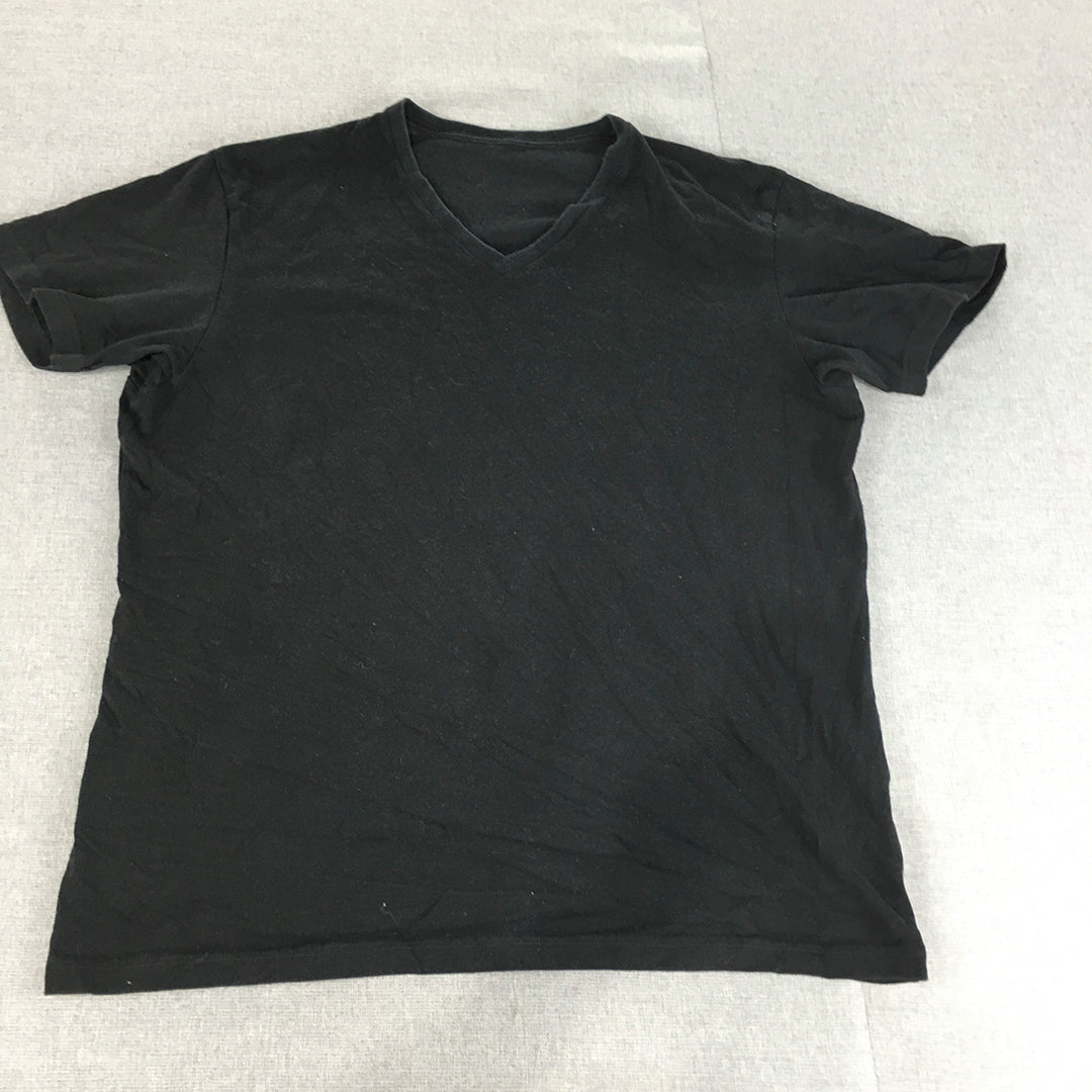 Uniqlo Mens T-Shirt Size XL Black V-Neck Neck Short Sleeve Tee