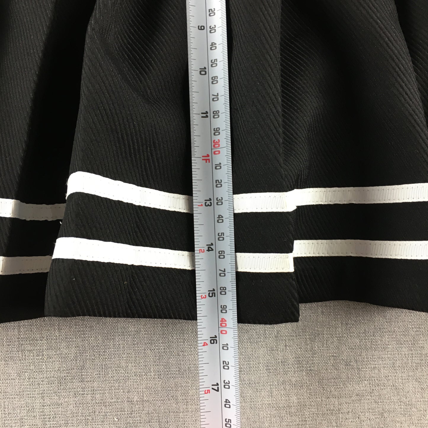 H&M Womens Mini Skirt Size 12 Black Pleated