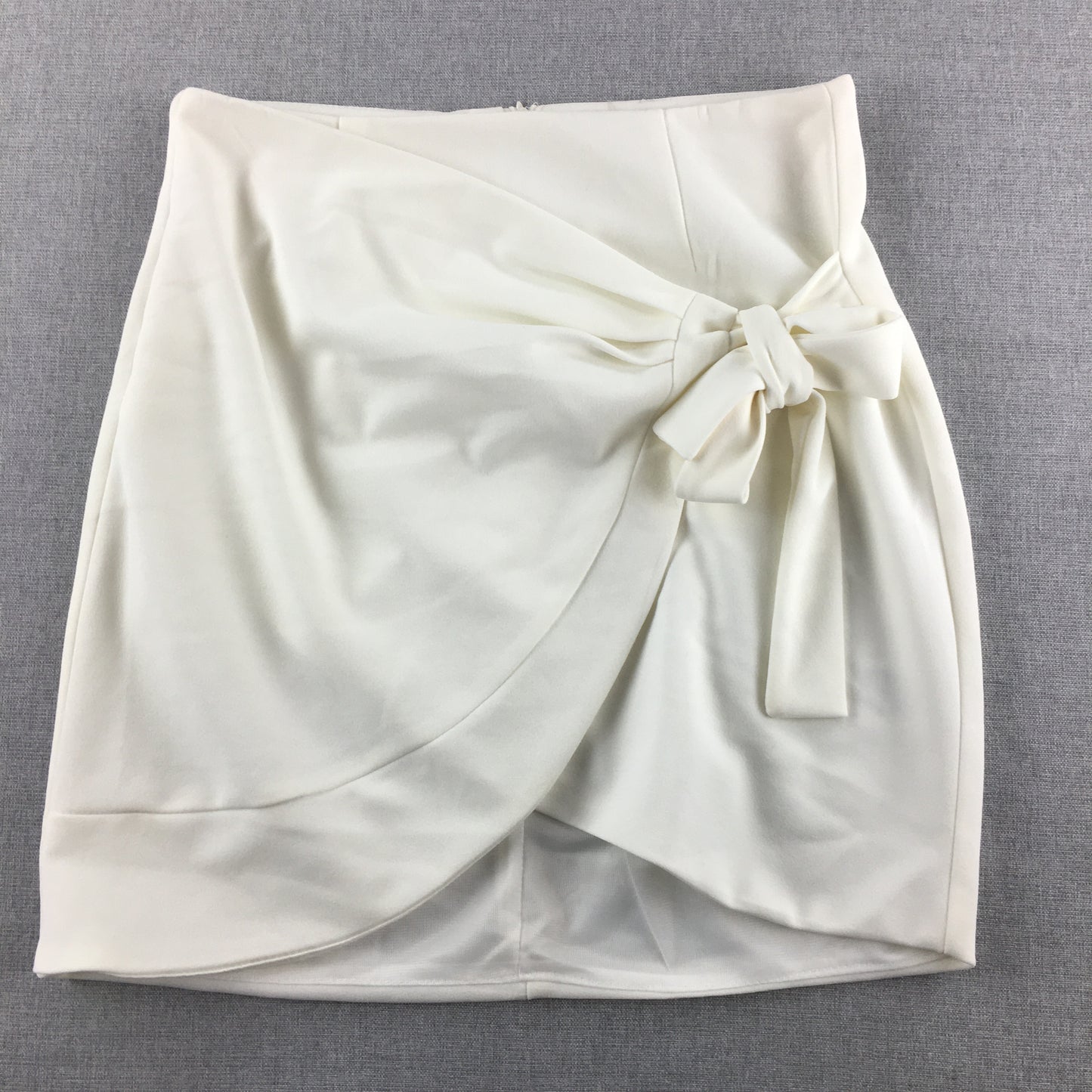 Vera & Lucy Womens Mini Skirt Size M White Bow Tie Accent