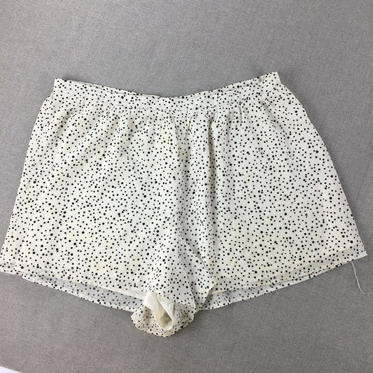 Showpo Womens Shorts Size 20 White Dot Pattern Bermuda