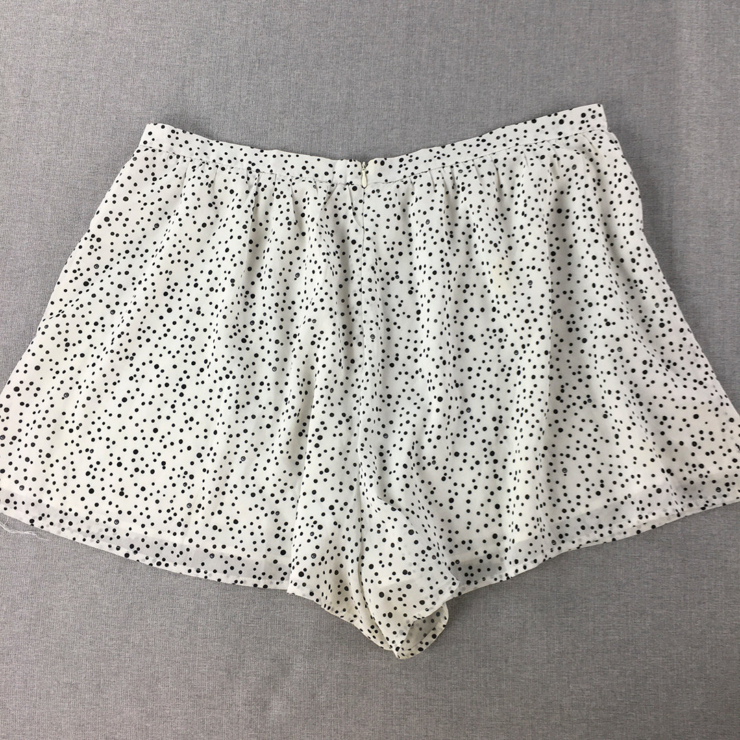 Showpo Womens Shorts Size 20 White Dot Pattern Bermuda