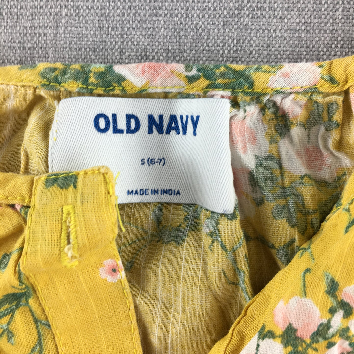 Old Navy Kids Girls Button-Up Shirt Size S (6 - 7 Years) Yellow Floral Top