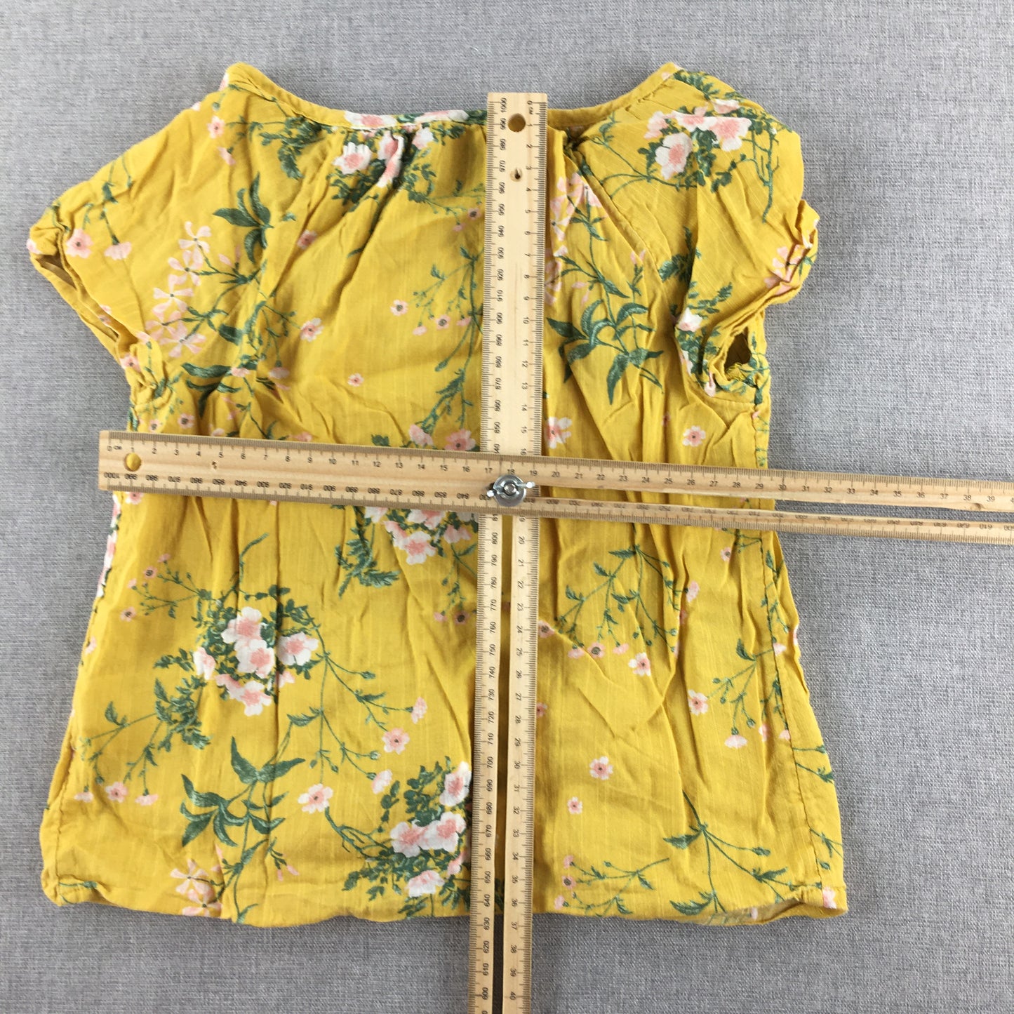 Old Navy Kids Girls Button-Up Shirt Size S (6 - 7 Years) Yellow Floral Top