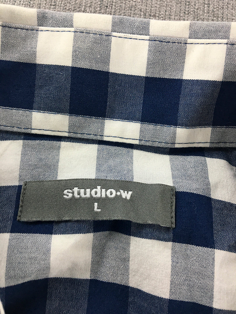 Studio W Mens Shirt Size L Blue White Checkered Long Sleeve Button-Up